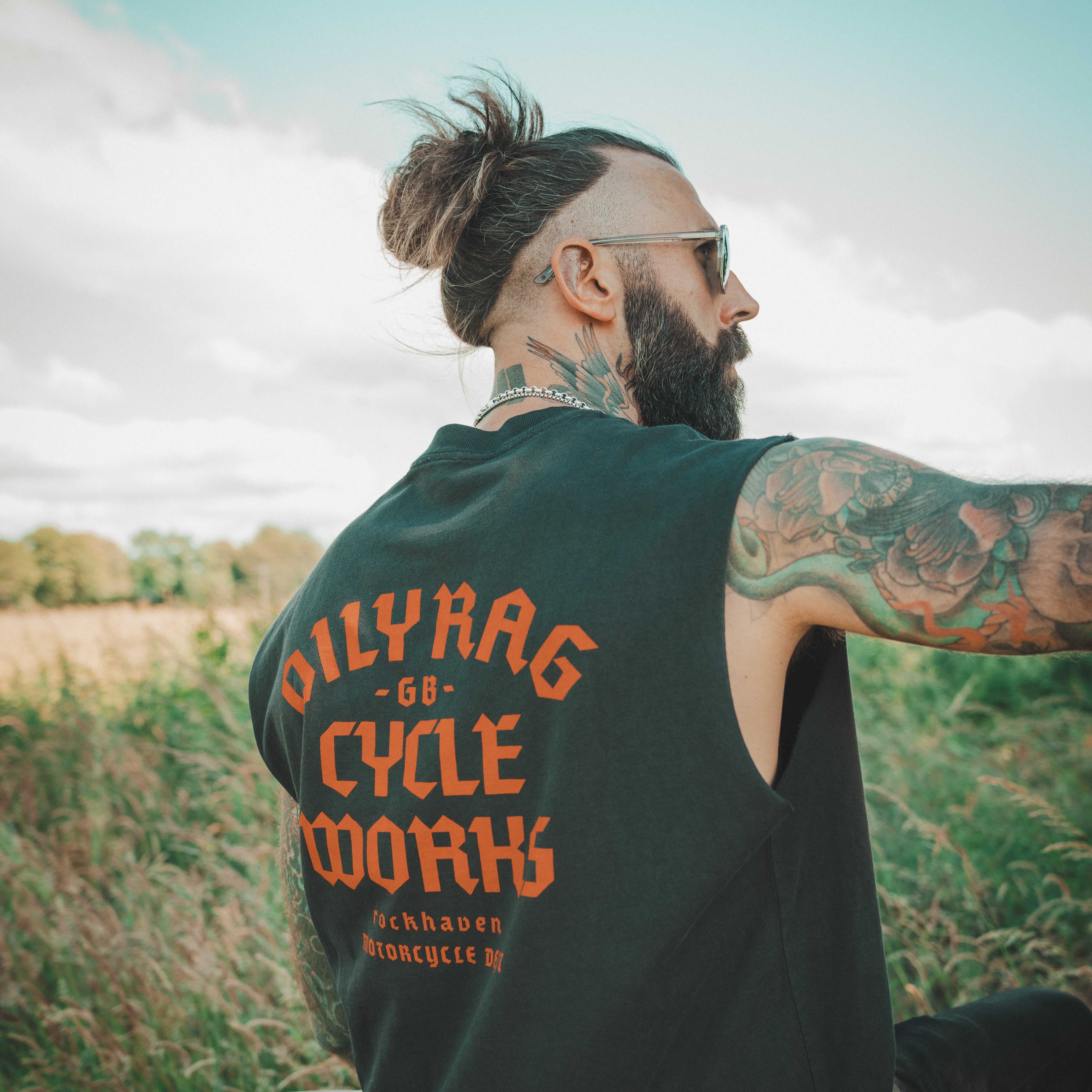 Blackletter Heavy Tank - Vintage Black