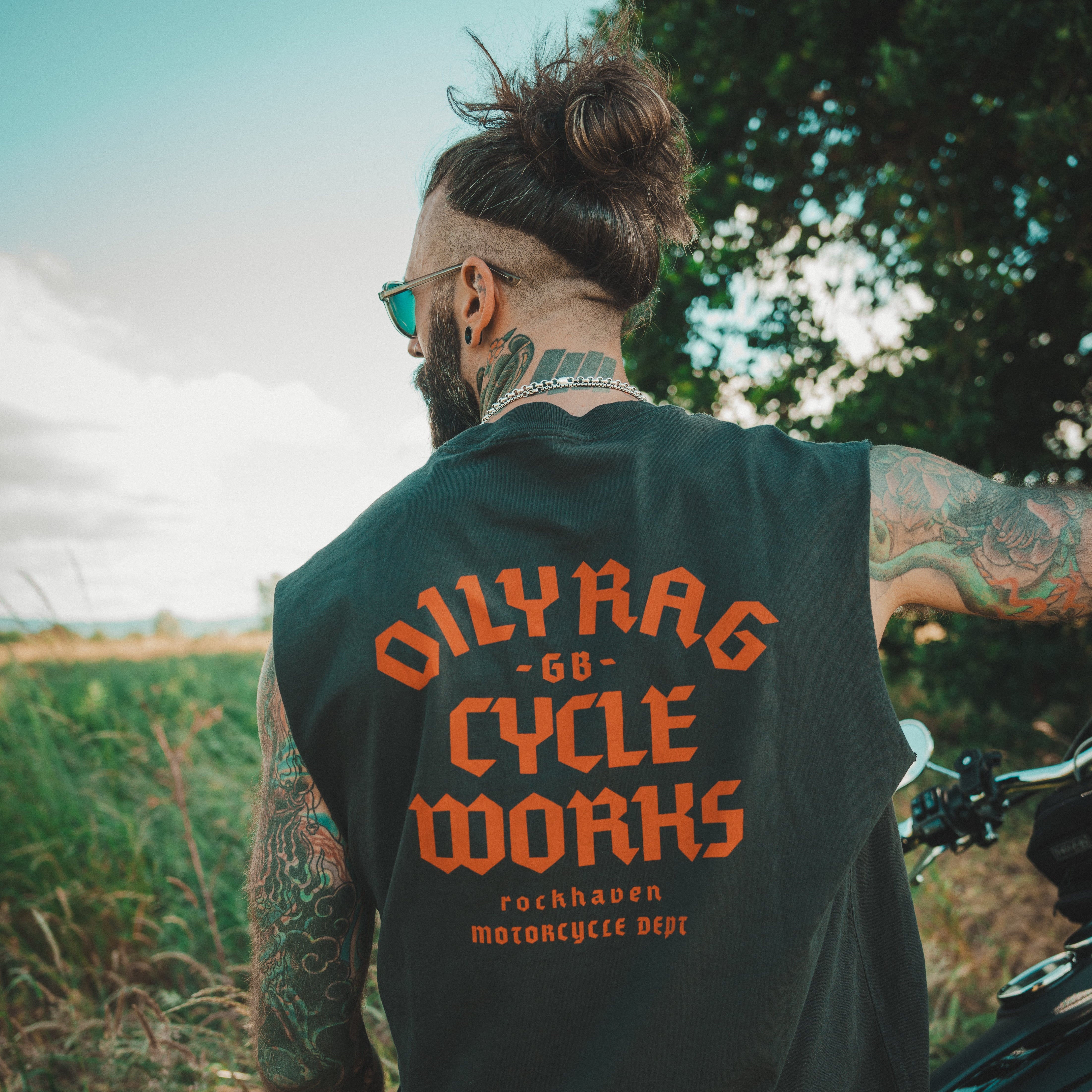 Blackletter Heavy Tank - Vintage Black
