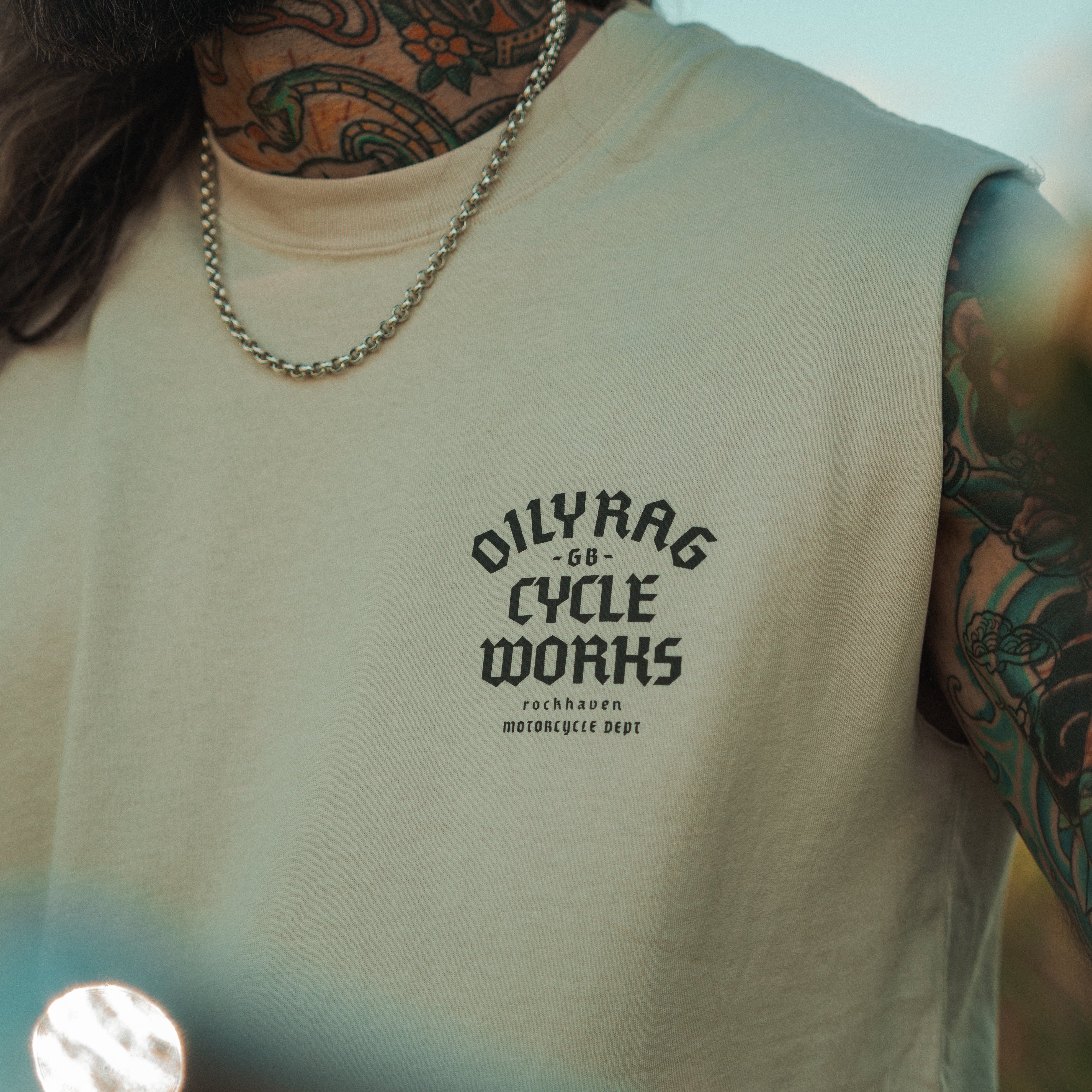 Blackletter Heavy Tank - Vintage White