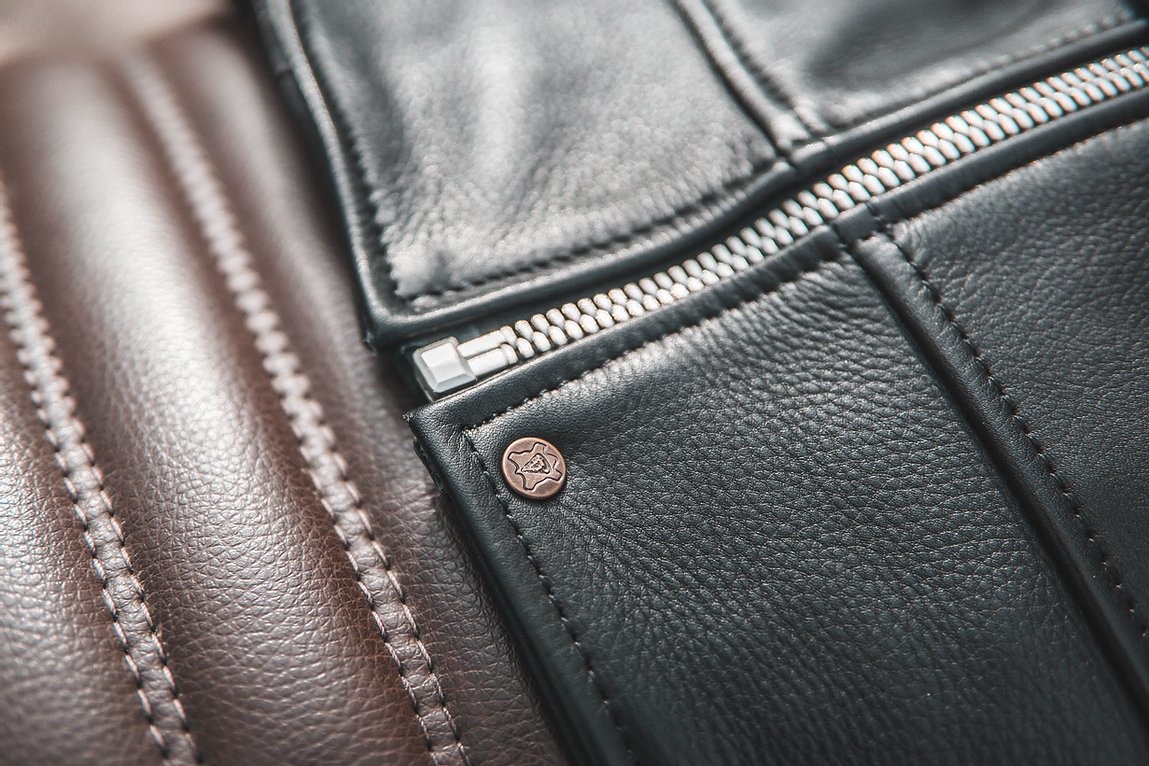 GOLDTOP - The '76 Cafe Racer - Black (CE armoured)