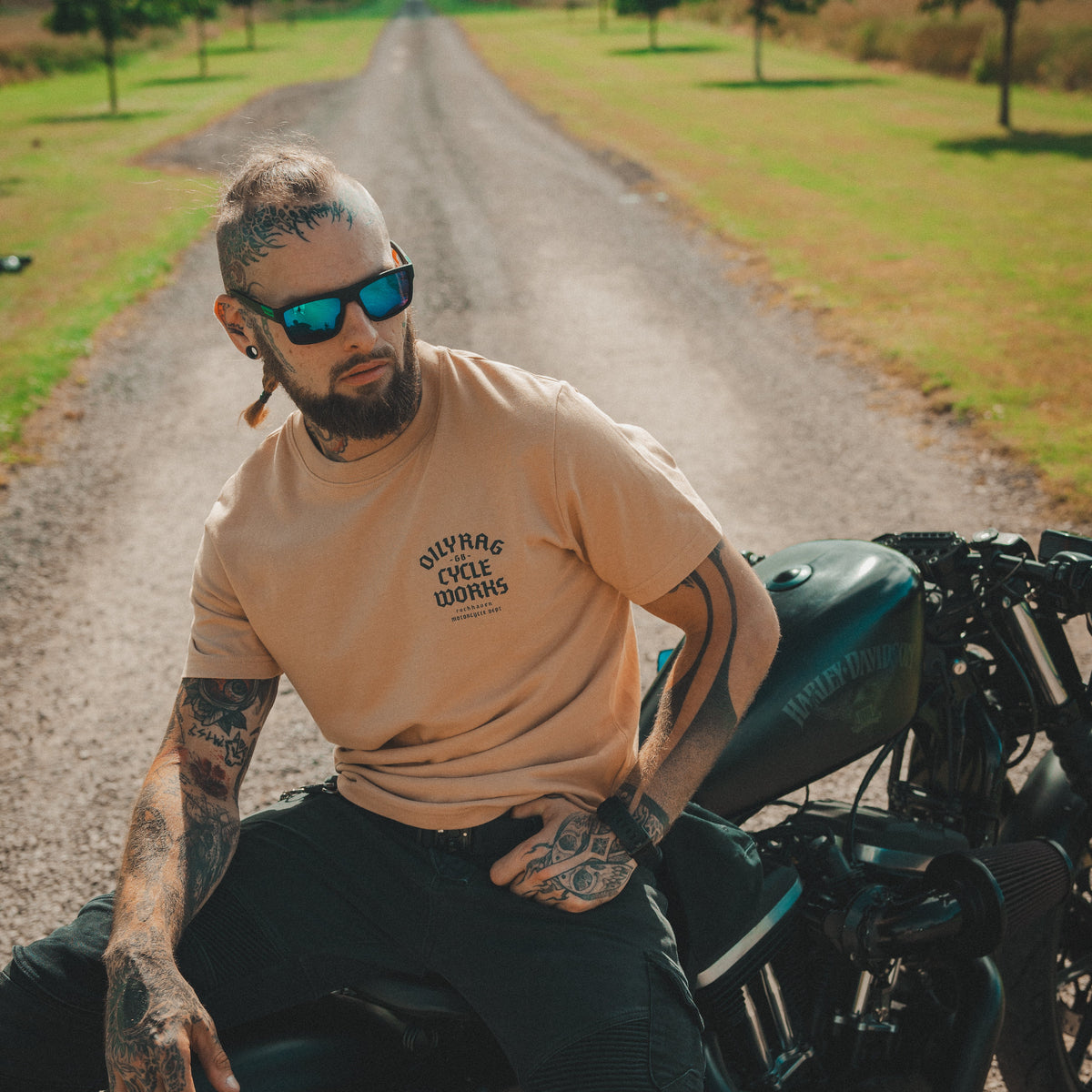Blackletter T-Shirt - Sand