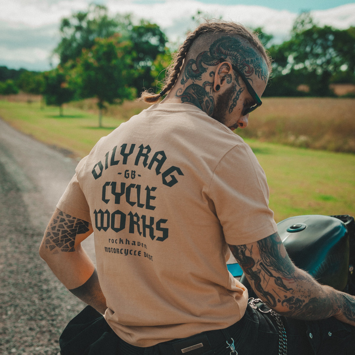 Blackletter T-Shirt - Sand